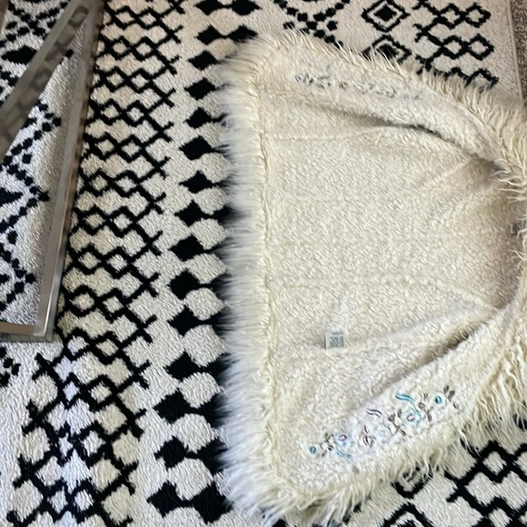 Vest - Picture 8 of 13